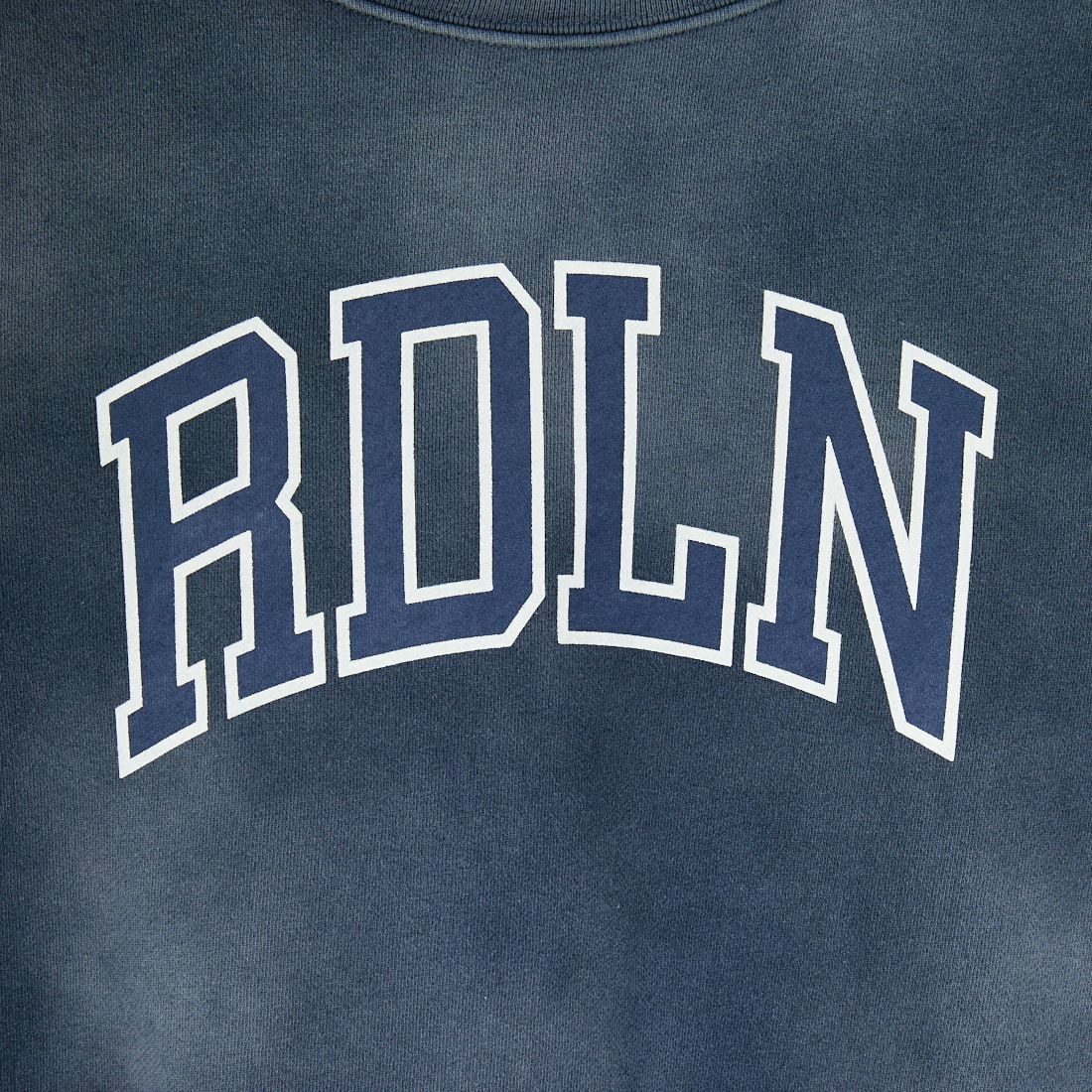 RhodolirioN [ロドリリオン] ロゴタイプクルーネックスウェット [RV1068] B NAVY