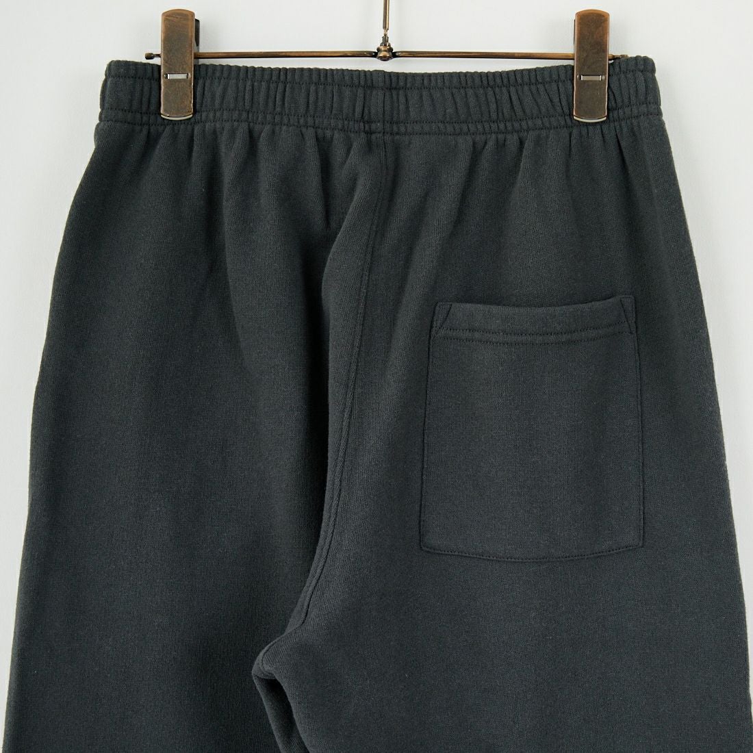 Sporty&Rich [スポーティアンドリッチ] セリフロゴ ソフトスウェットパンツ [PA050625300-BA02] FADED BLAC