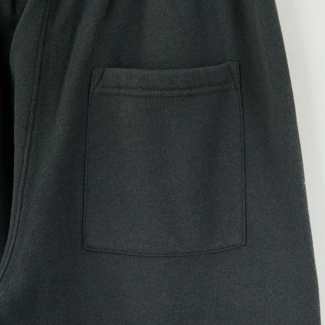 Sporty&Rich [スポーティアンドリッチ] セリフロゴ ソフトスウェットパンツ [PA050625300-BA02] FADED BLAC