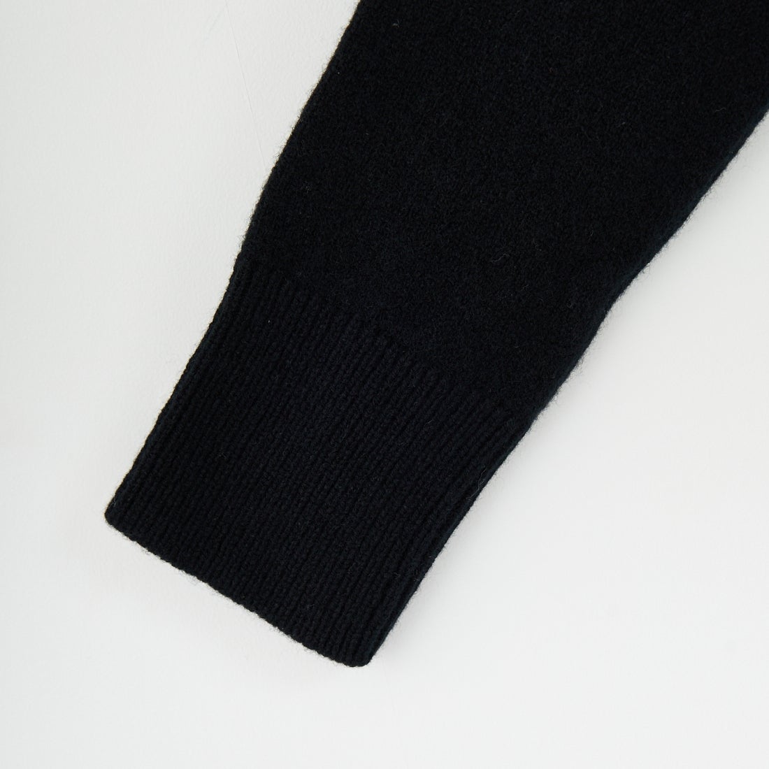 MAISON KITSUNE [メゾン キツネ] ベビーフォックス ラムウールフィテッドカーディガン [PW00506KT1006] P199 BLACK