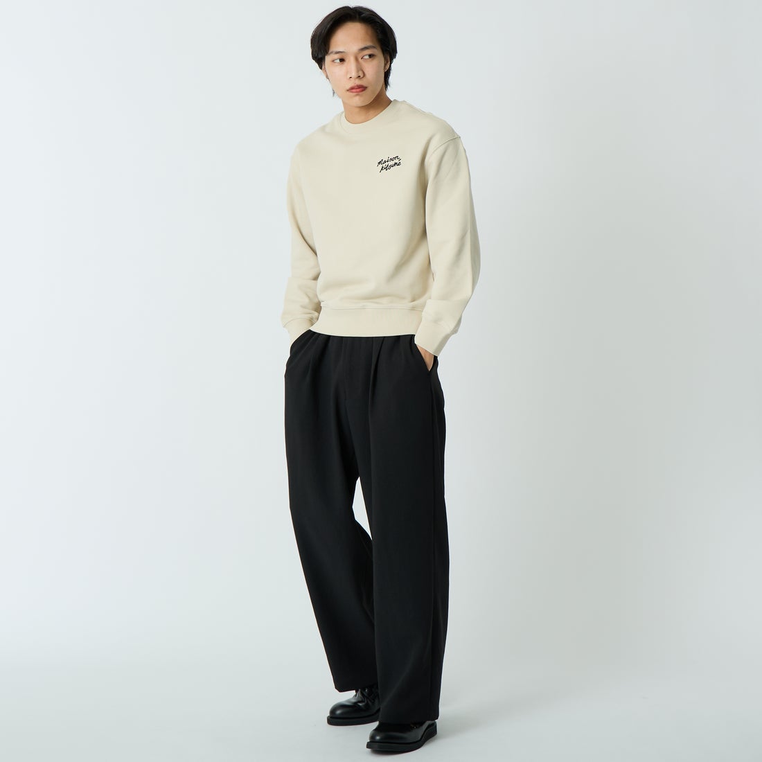 MAISON KITSUNE [メゾン キツネ] ハンドライティング コンフォートスウェット [MM00315KM0341] 0304 PELIC &&モデル身長：179cm 着用サイズ：S&&