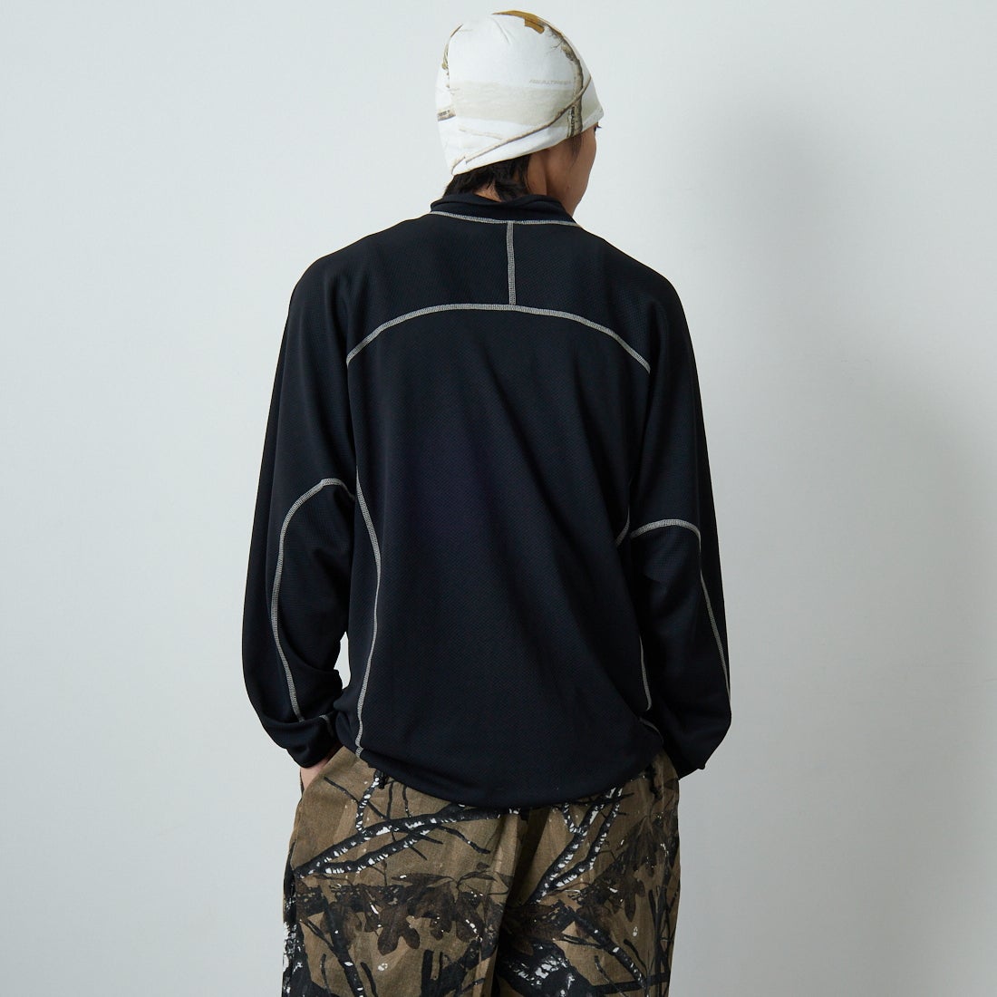 SEDAN ALL-PURPOSE [セダン オールパーパス] テックトレッキングトップス [SD25F-CT02] BLK/BLK &&モデル身長：179cm 着用サイズ：L&&