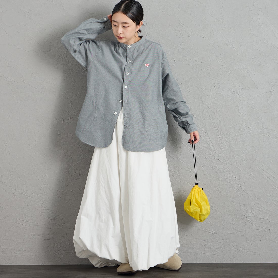 DANTON [ダントン] 先染めビエラ バンドカラーシャツ [DT-B0279VSS] GREY CHAMB &&モデル身長：150cm 着用サイズ：36&&