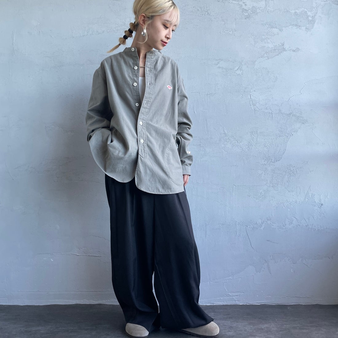 DANTON [ダントン] 先染めビエラ バンドカラーシャツ [DT-B0279VSS] OLIVE CHAM &&モデル身長：150cm 着用サイズ：38&&
