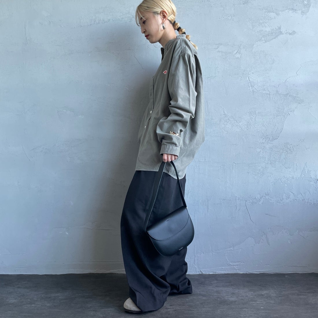 DANTON [ダントン] 先染めビエラ バンドカラーシャツ [DT-B0279VSS] OLIVE CHAM &&モデル身長：150cm 着用サイズ：38&&