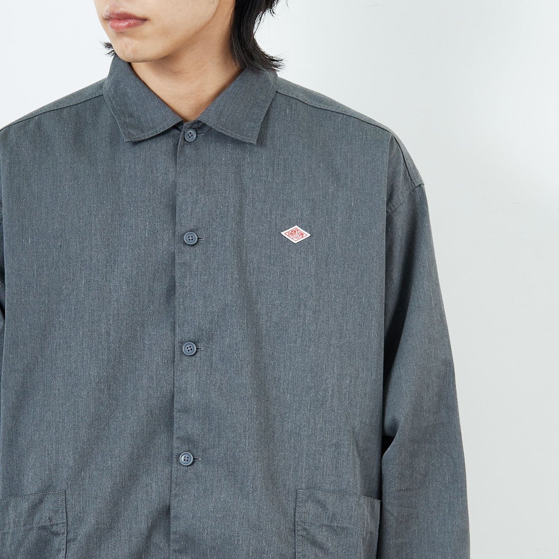 DANTON [ダントン] ワンポイントロゴ シャツジャケット [DT-B0396TCC] GREY &&モデル身長：179cm 着用サイズ：42&&