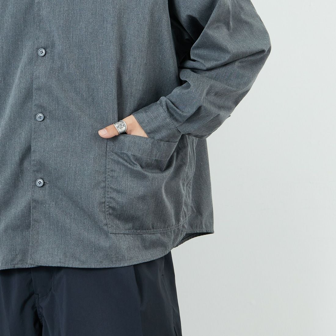 DANTON [ダントン] ワンポイントロゴ シャツジャケット [DT-B0396TCC] GREY &&モデル身長：179cm 着用サイズ：42&&