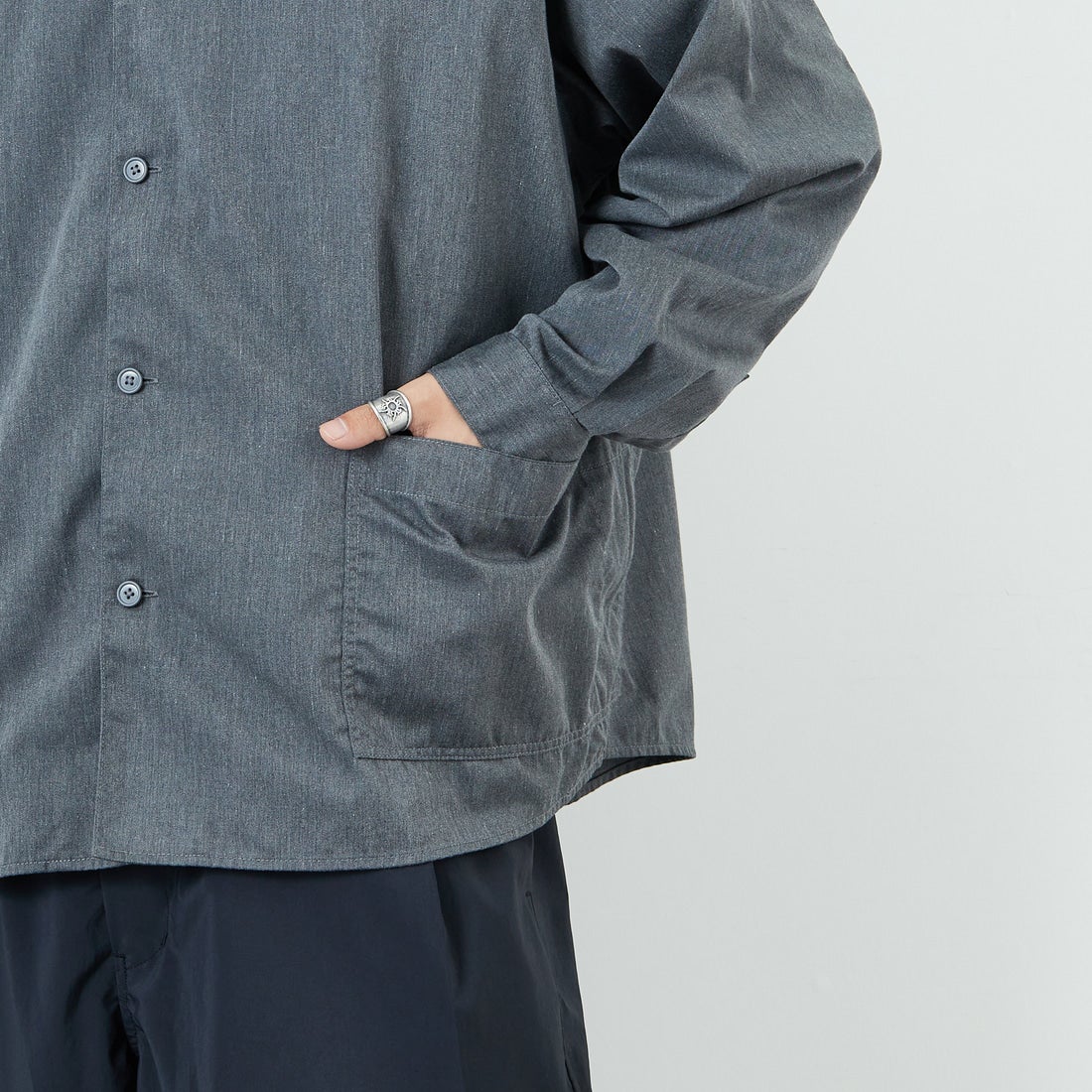 DANTON [ダントン] ワンポイントロゴ シャツジャケット [DT-B0396TCC] GREY &&モデル身長：179cm 着用サイズ：42&&