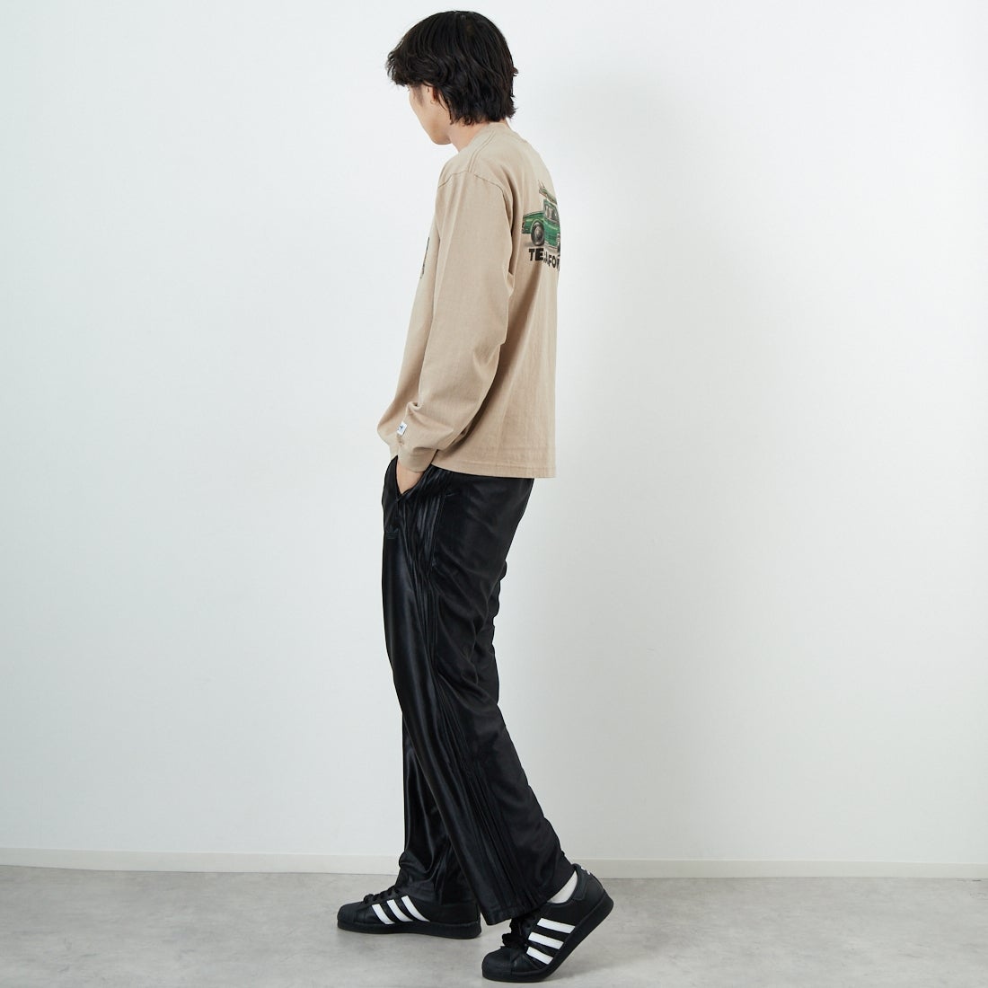 The Endless Summer [エンドレスサマー] 4BUHI ロングスリーブ Tシャツ [FH-25774327] 35 BEIGE &&モデル身長：179cm 着用サイズ：M&&