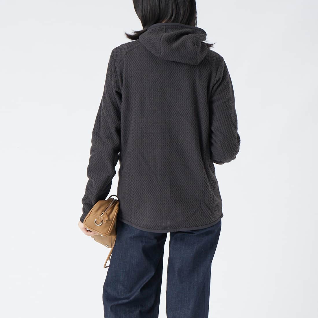 patagonia [パタゴニア] キッズ R1 エア フルジップ フーディ [64810] BLK　&&モデル身長：162cm 着用サイズ：KID-XXL&&