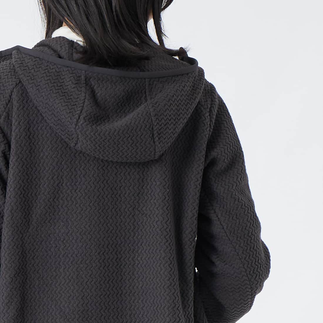 patagonia [パタゴニア] キッズ R1 エア フルジップ フーディ [64810] BLK　&&モデル身長：162cm 着用サイズ：KID-XXL&&