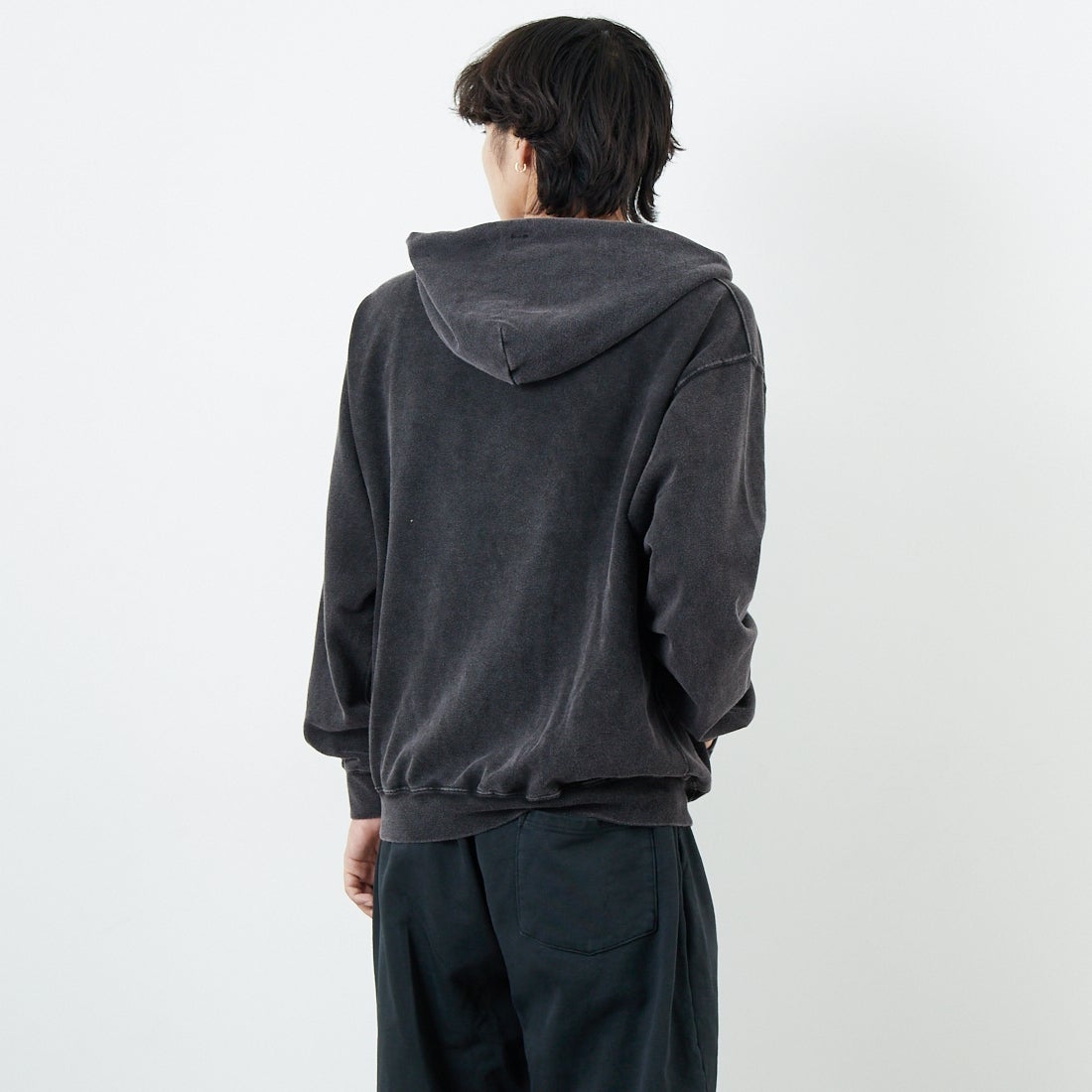 Jeans Factory Clothes [ジーンズファクトリークローズ] T/C ケミカル加工 裏毛ジップパーカー [2523-467IN] BLACK &&モデル身長：179cm 着用サイズ：M&&