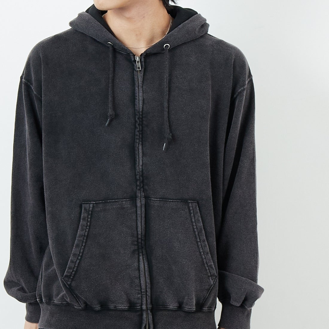 Jeans Factory Clothes [ジーンズファクトリークローズ] T/C ケミカル加工 裏毛ジップパーカー [2523-467IN] BLACK &&モデル身長：179cm 着用サイズ：M&&