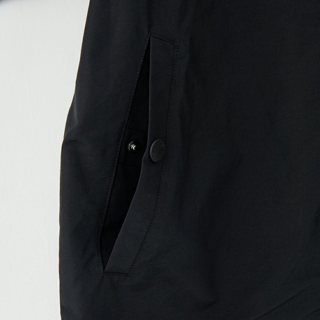 White Mountaineering [ホワイトマウンテニアリング] ウィンドストッパー コーチジャケット [WM2573206] BLACK