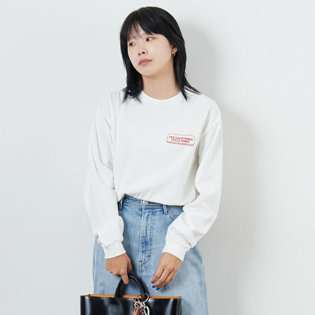The Endless Summer [エンドレスサマー] CALIFORNIA PIZZA DINER ロングスリーブTシャツ [FH-25774328] 07 WHITE &&モデル身長：167cm 着用サイズ：S&&
