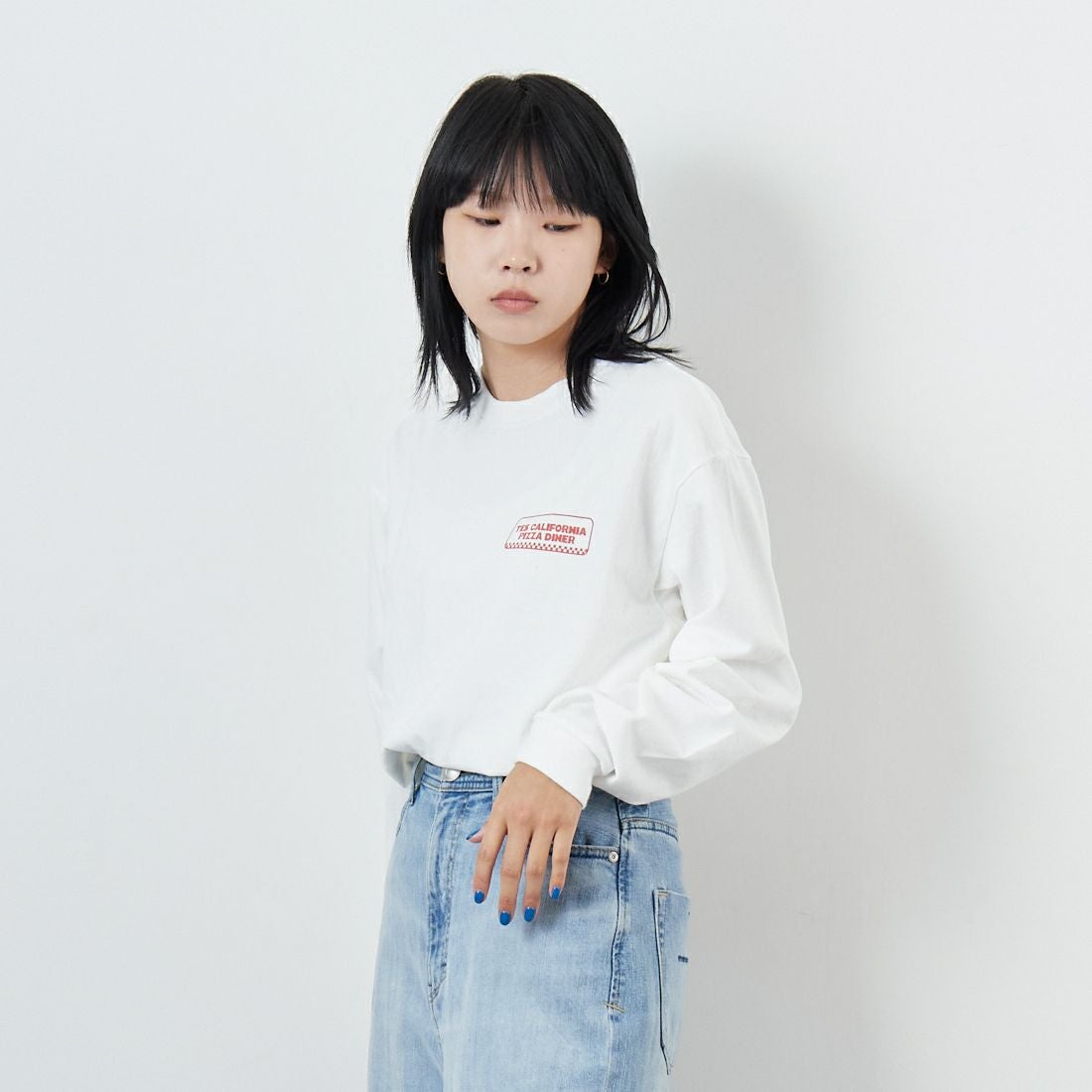 The Endless Summer [エンドレスサマー] CALIFORNIA PIZZA DINER ロングスリーブTシャツ [FH-25774328] 07 WHITE &&モデル身長：167cm 着用サイズ：S&&