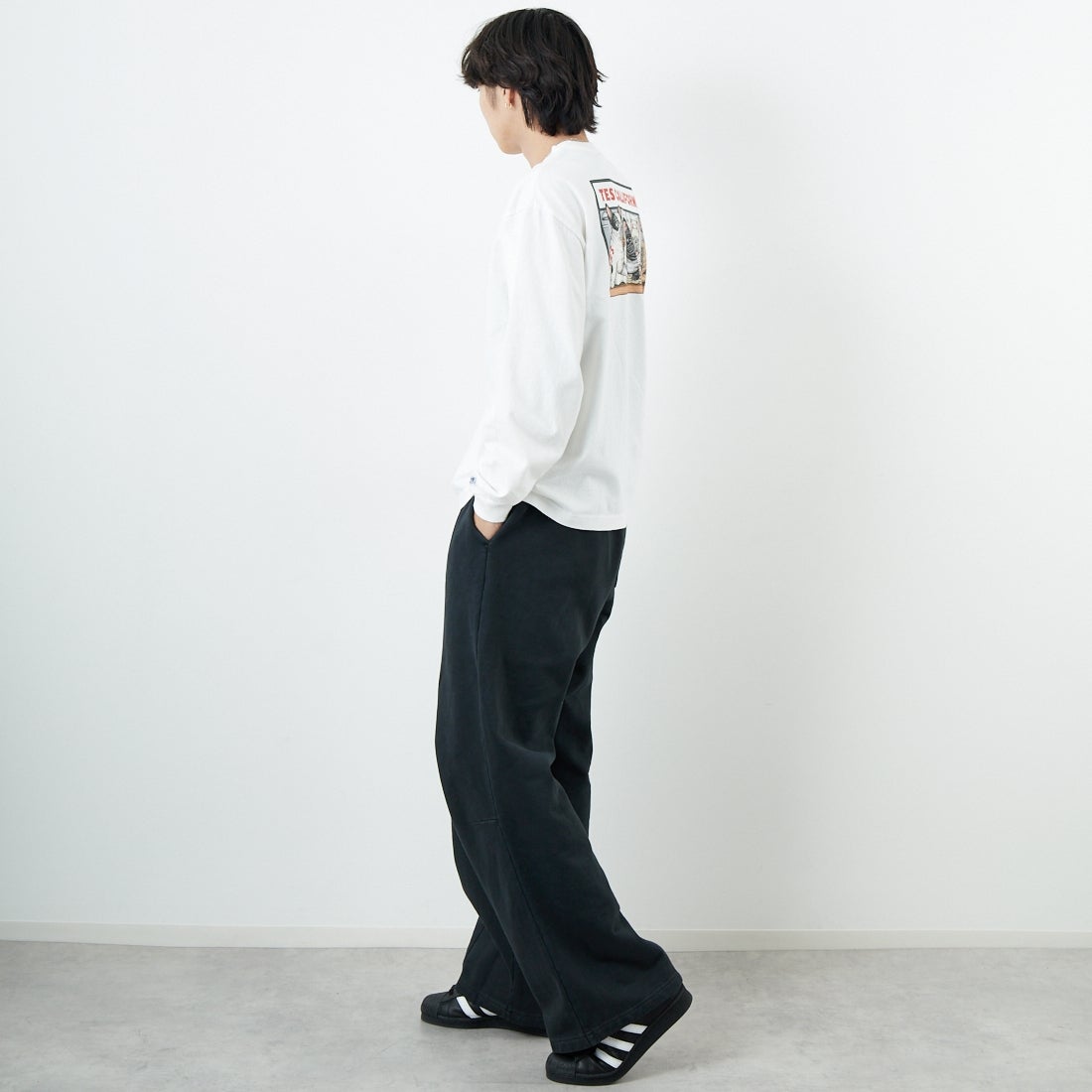 The Endless Summer [エンドレスサマー] CALIFORNIA PIZZA DINER ロングスリーブTシャツ [FH-25774328] 07 WHITE &&モデル身長：179cm 着用サイズ：M&&