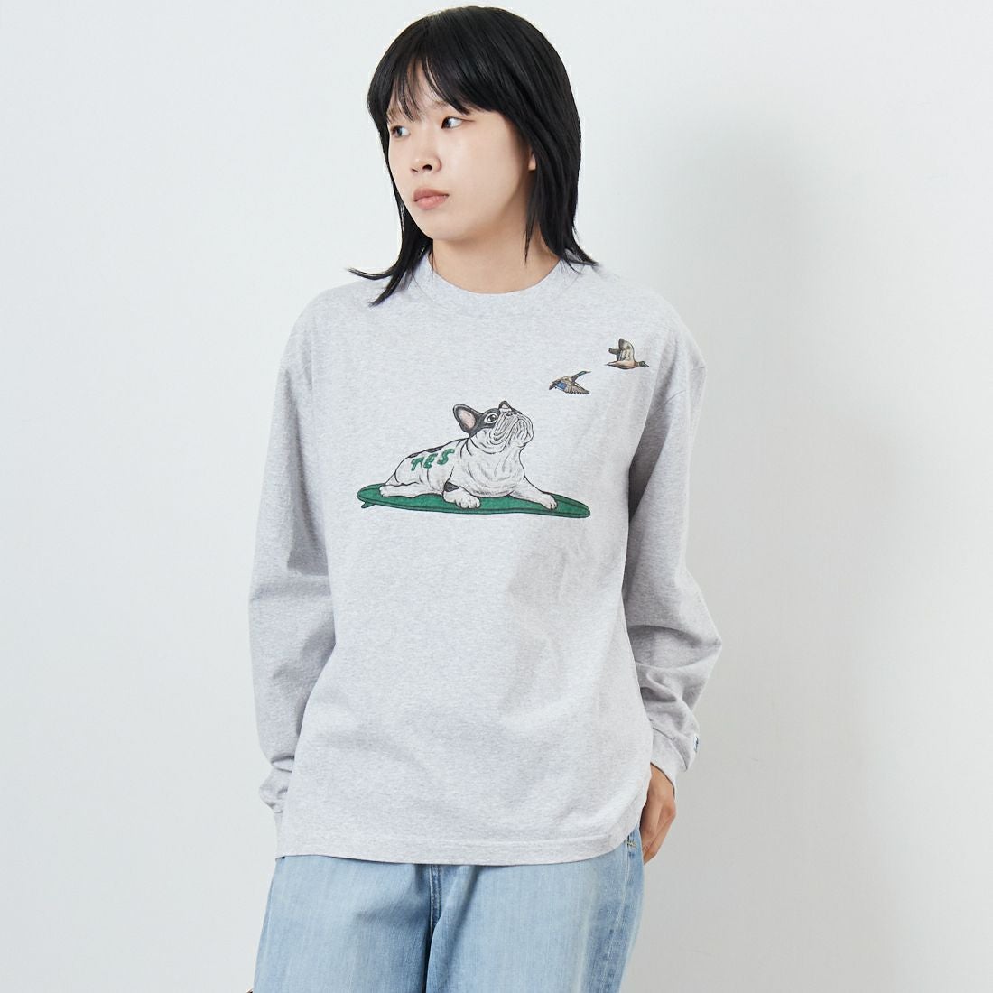 The Endless Summer [エンドレスサマー] 4カラーロゴプリント ロングスリーブTシャツ [FH-25774326] 03 MIX GRY &&モデル身長：167cm 着用サイズ：S&&