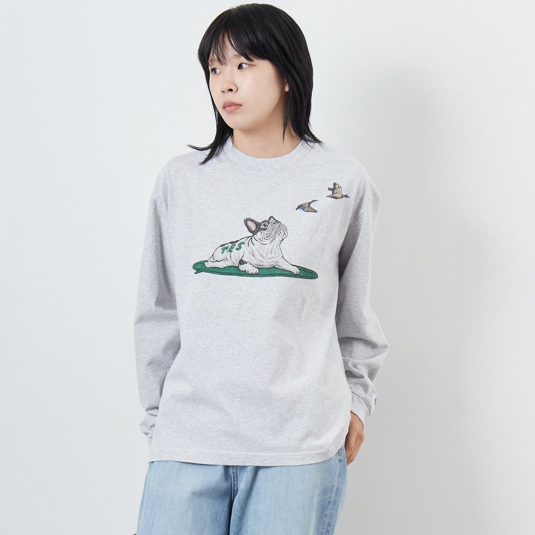 The Endless Summer [エンドレスサマー] 4カラーロゴプリント ロングスリーブTシャツ [FH-25774326] 03 MIX GRY &&モデル身長：167cm 着用サイズ：S&&