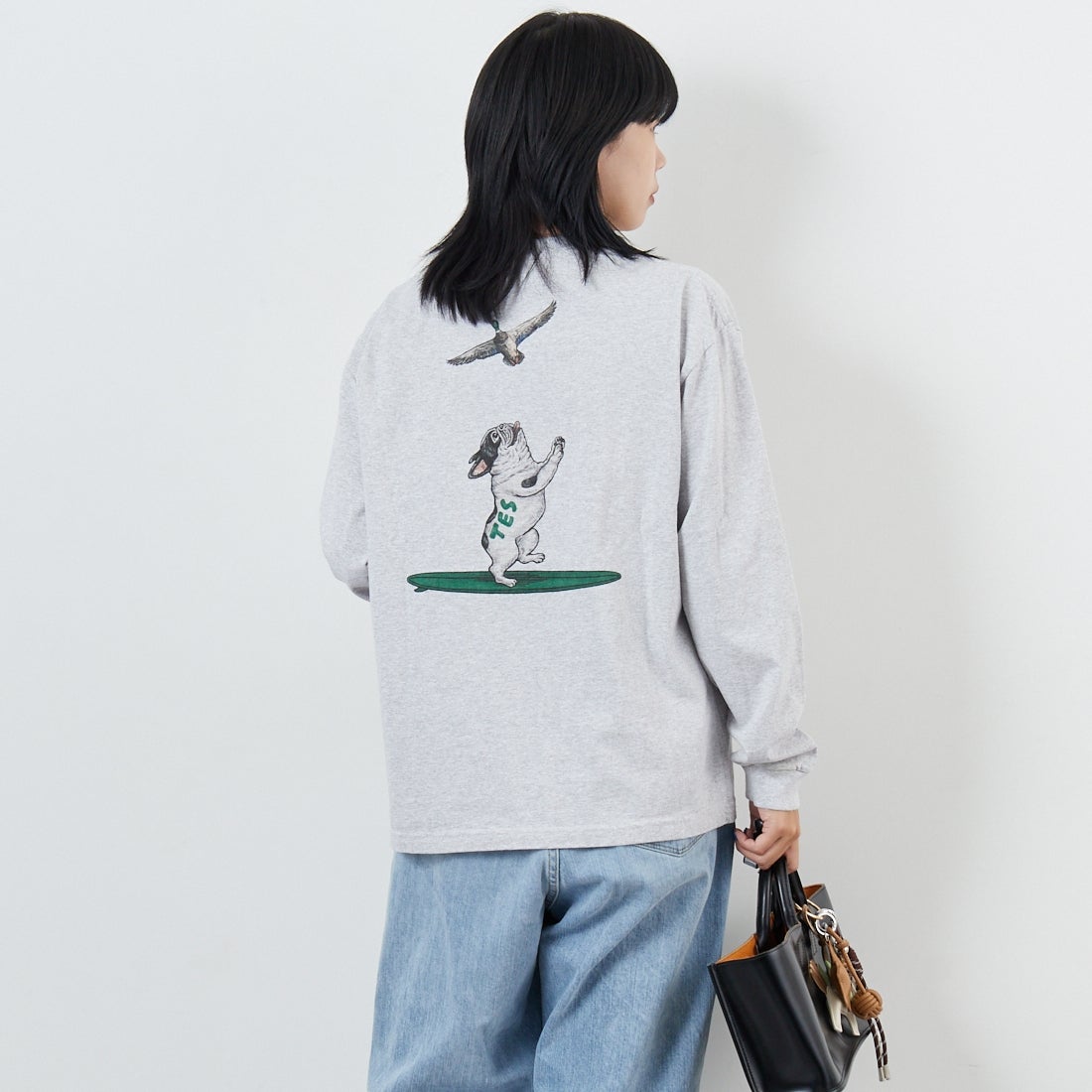 The Endless Summer [エンドレスサマー] 4カラーロゴプリント ロングスリーブTシャツ [FH-25774326] 03 MIX GRY &&モデル身長：167cm 着用サイズ：S&&