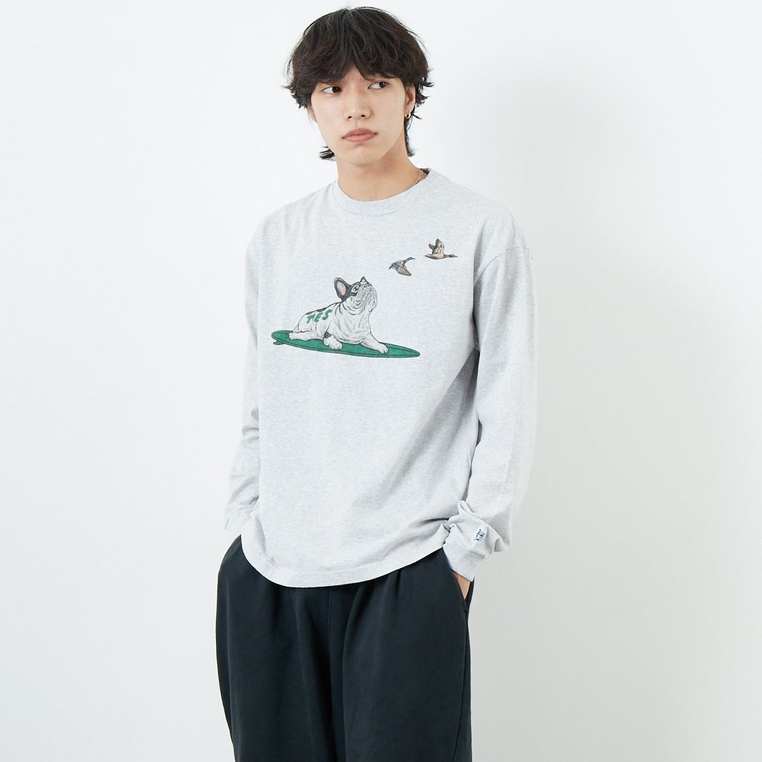 The Endless Summer [エンドレスサマー] 4カラーロゴプリント ロングスリーブTシャツ [FH-25774326] 03 MIX GRY &&モデル身長：179cm 着用サイズ：M&&