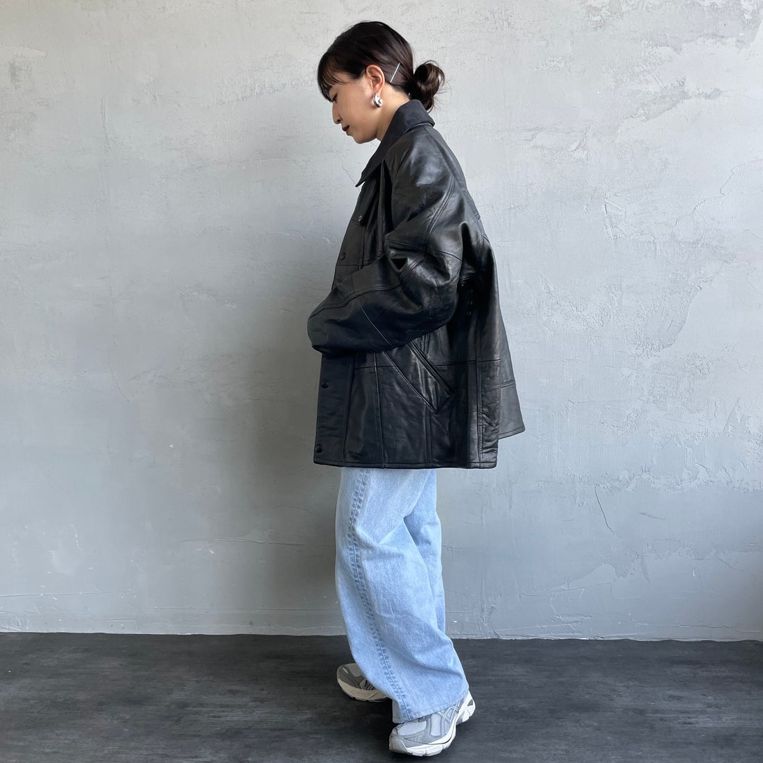 yoused [ユーズド] 別注 ドライバーズジャケット [JFY-244-092-JF] BLACK &&モデル身長：150cm 着用サイズ：0&&