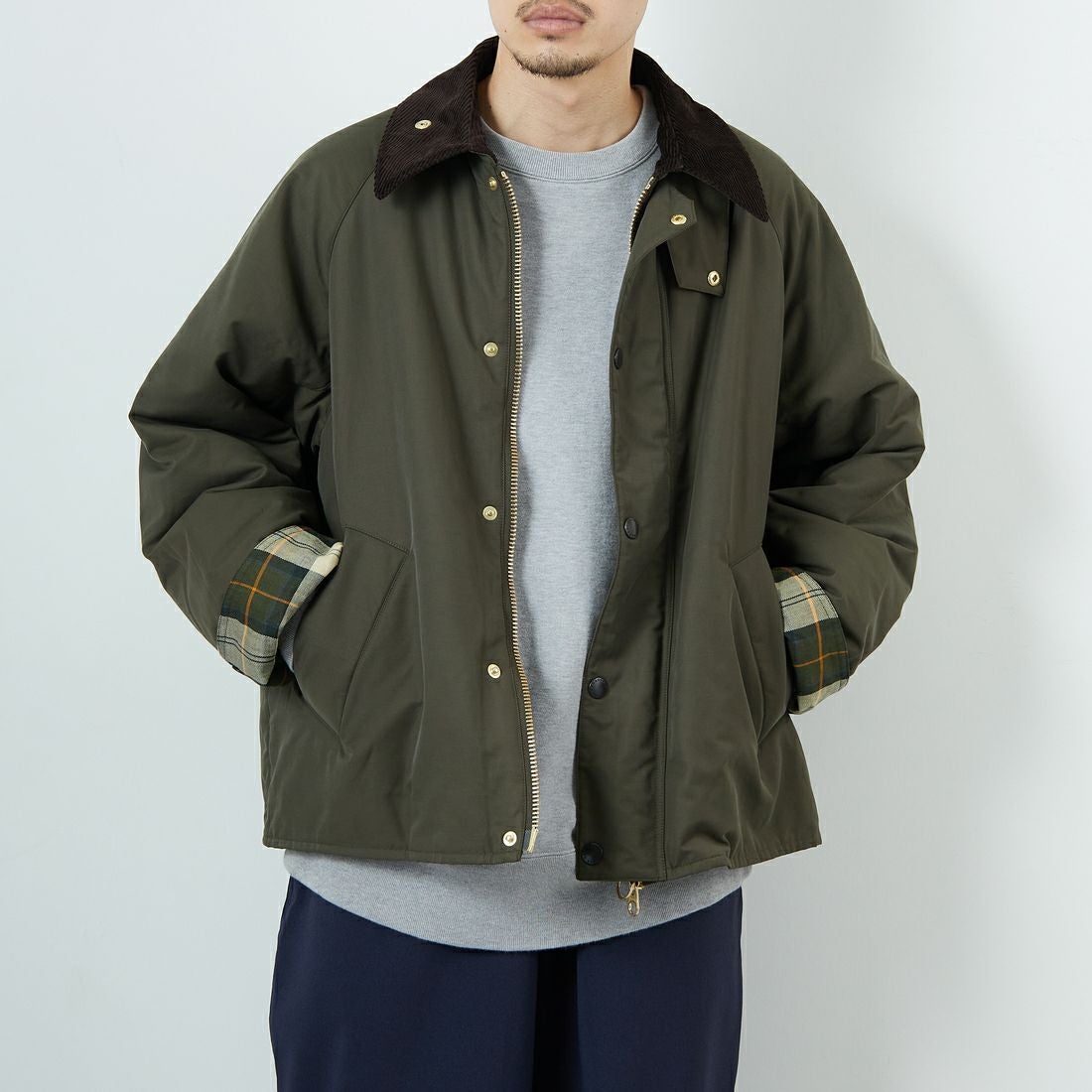 Barbour [バブアー] 別注 中綿入り TRANSPORT トランスポートジャケット [MCAS205-JF] OLIVE &&モデル身長：168cm 着用サイズ：40&&