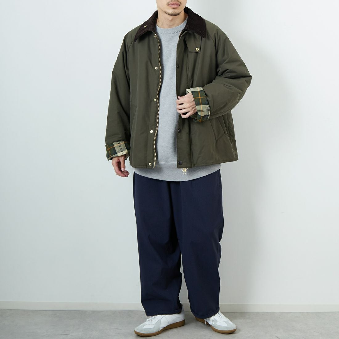 Barbour [バブアー] 別注 中綿入り TRANSPORT トランスポートジャケット [MCAS205-JF] OLIVE &&モデル身長：168cm 着用サイズ：40&&