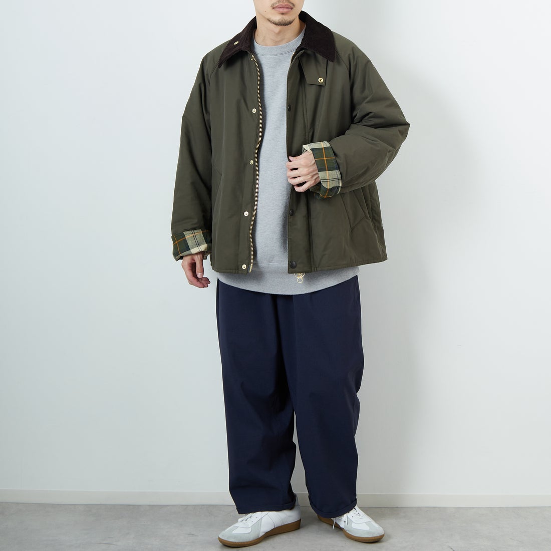 Barbour [バブアー] 別注 中綿入り TRANSPORT トランスポートジャケット [MCAS205-JF] OLIVE &&モデル身長：168cm 着用サイズ：40&&