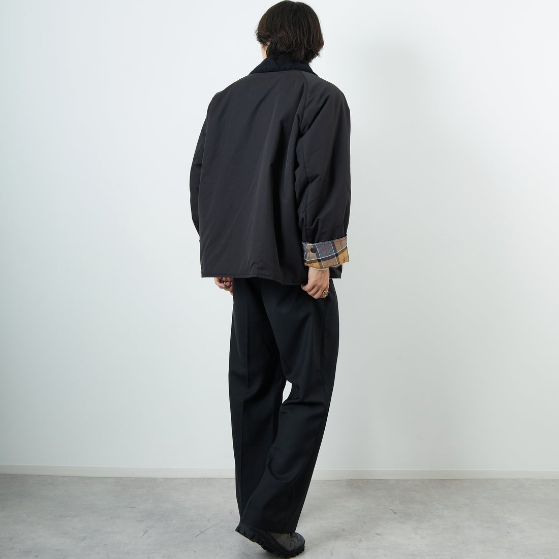 Barbour [バブアー] 別注 中綿入り TRANSPORT トランスポートジャケット [MCAS205-JF] BLACK &&モデル身長：179cm 着用サイズ：42&&