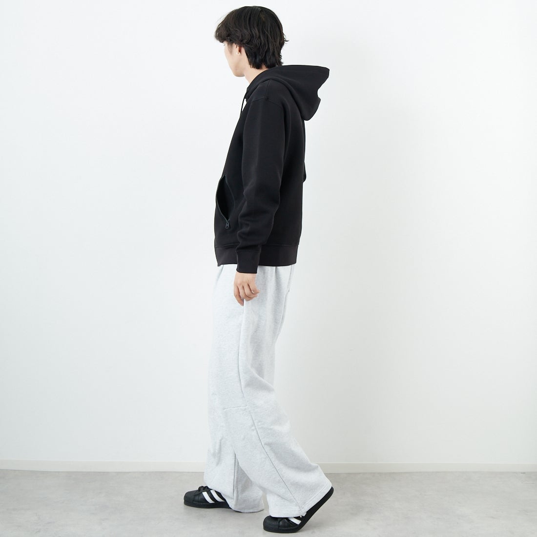 MACKAGE [マッカージュ] KRYSTOS ジップアップパーカー [10752707] BLACK &&モデル身長：179cm 着用サイズ：M&&