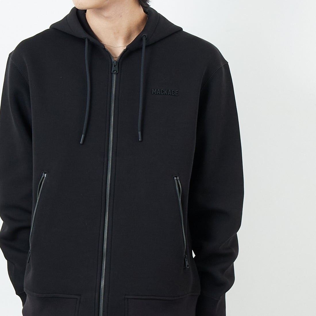 MACKAGE [マッカージュ] KRYSTOS ジップアップパーカー [10752707] BLACK &&モデル身長：179cm 着用サイズ：M&&