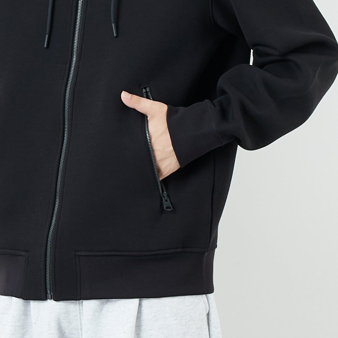 MACKAGE [マッカージュ] KRYSTOS ジップアップパーカー [10752707] BLACK &&モデル身長：179cm 着用サイズ：M&&