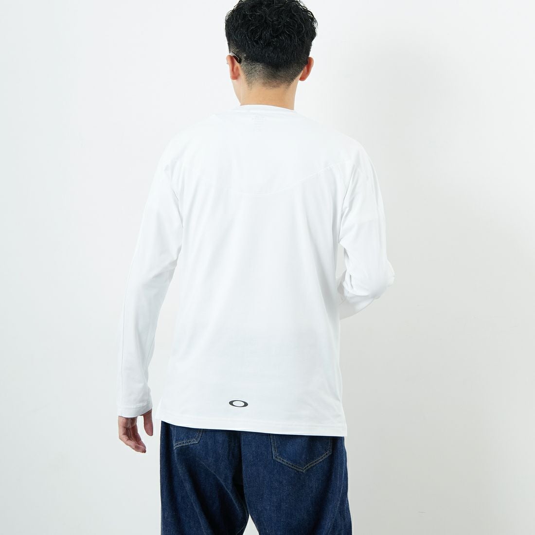 OAKLEY [オークリー] SYNC PACK ロングスリーブ Tシャツ [FOA408124] 100 WHITE &&モデル身長：168cm 着用サイズ：S&&