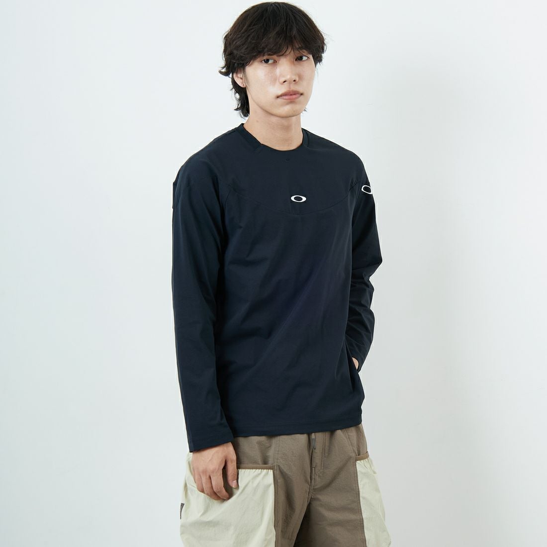 OAKLEY [オークリー] SYNC PACK ロングスリーブ Tシャツ [FOA408124] 02E BLACKO &&モデル身長：179cm 着用サイズ：M&&