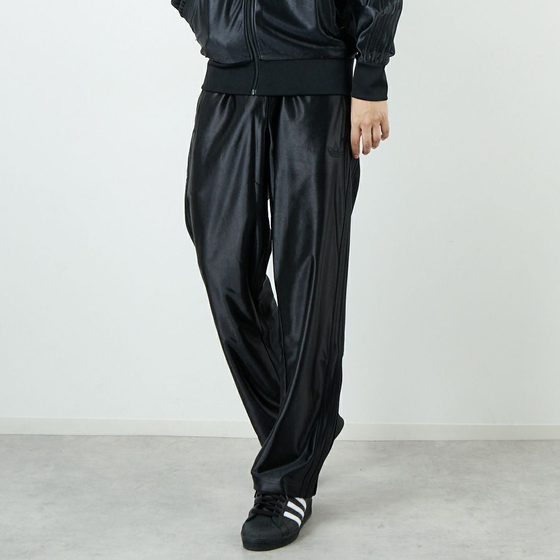 adidas Originals [アディダス オリジナルス] ファイヤーバード メタリックトラックパンツ [R1097] JX1494 &&モデル身長：179cm 着用サイズ：L&&