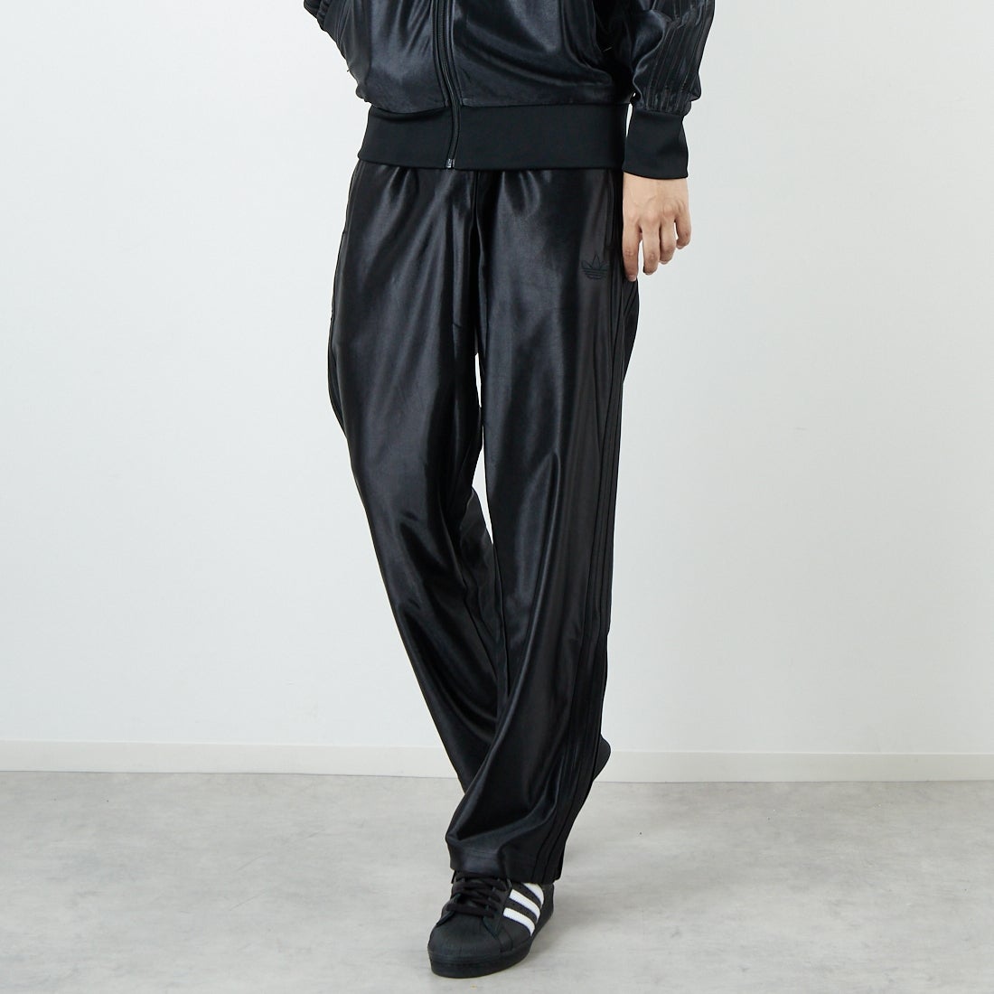 adidas Originals [アディダス オリジナルス] ファイヤーバード メタリックトラックパンツ [R1097] JX1494 &&モデル身長：179cm 着用サイズ：L&&