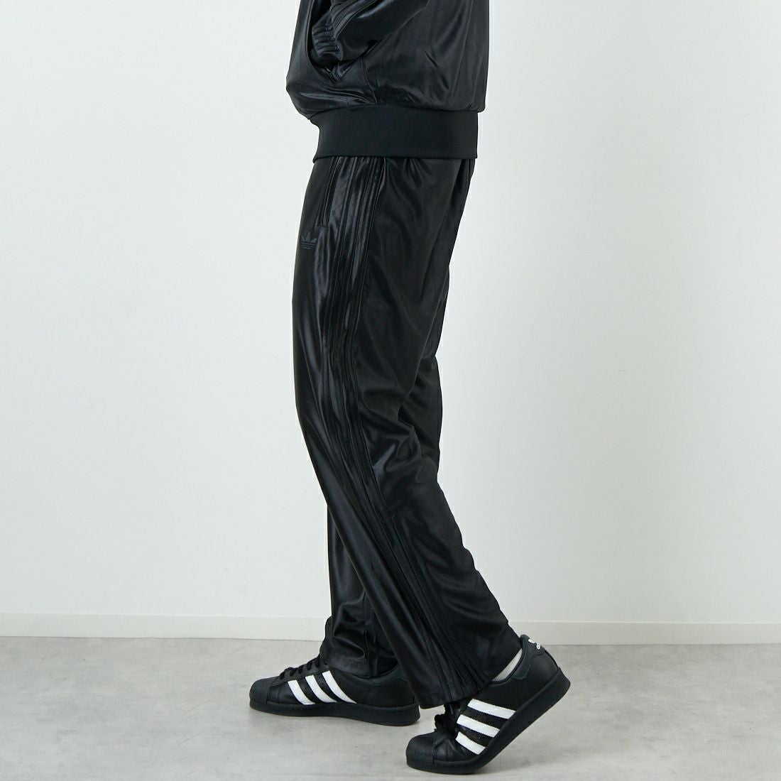 adidas Originals [アディダス オリジナルス] ファイヤーバード メタリックトラックパンツ [R1097] JX1494 &&モデル身長：179cm 着用サイズ：L&&