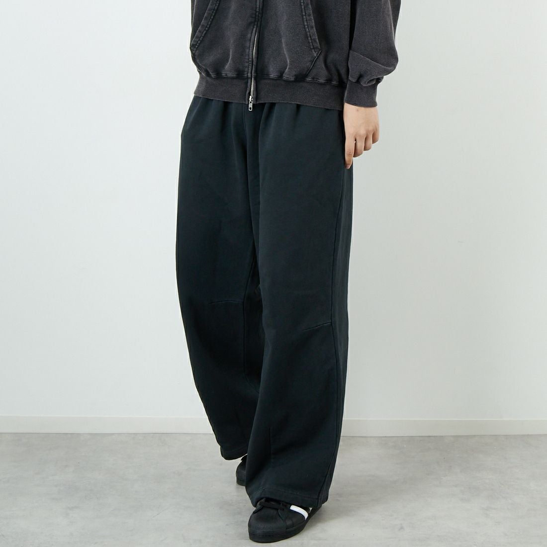 BLACK&&モデル身長：179cm 着用サイズ：L&&