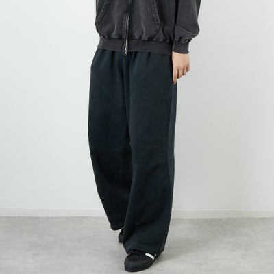 BLACK&&モデル身長：179cm 着用サイズ：L&&