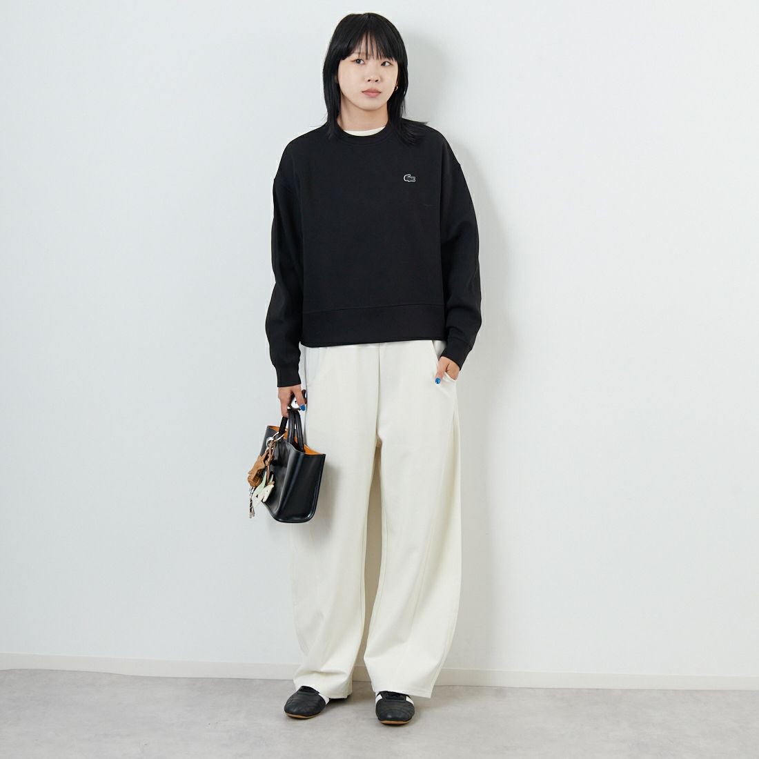 LACOSTE [ラコステ] オーバーサイズクルーネックスウェット [SF5614] 031 BLACK &&モデル身長：167cm 着用サイズ：36&&