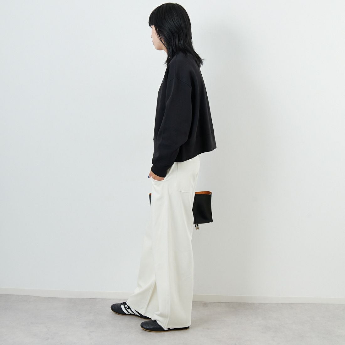 LACOSTE [ラコステ] オーバーサイズクルーネックスウェット [SF5614] 031 BLACK &&モデル身長：167cm 着用サイズ：36&&