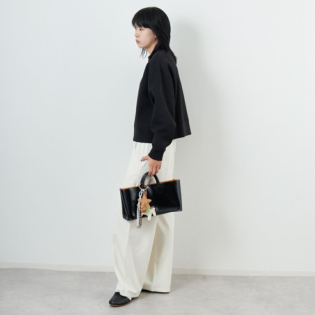 LACOSTE [ラコステ] オーバーサイズクルーネックスウェット [SF5614] 031 BLACK &&モデル身長：167cm 着用サイズ：36&&