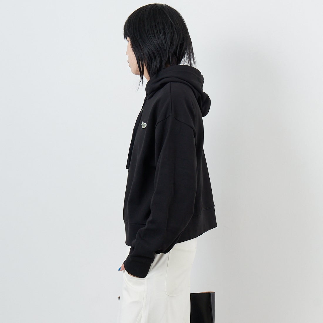 LACOSTE [ラコステ] ロゴパッチスウェットフーディ [SF7607] 031 BLACK &&モデル身長：167cm 着用サイズ：36&&