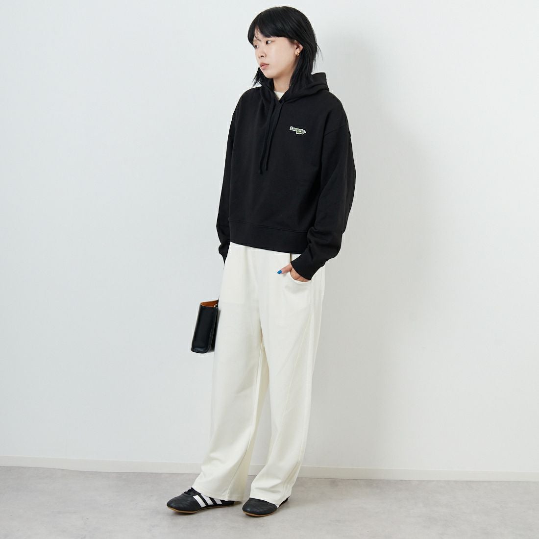 LACOSTE [ラコステ] ロゴパッチスウェットフーディ [SF7607] 031 BLACK &&モデル身長：167cm 着用サイズ：36&&