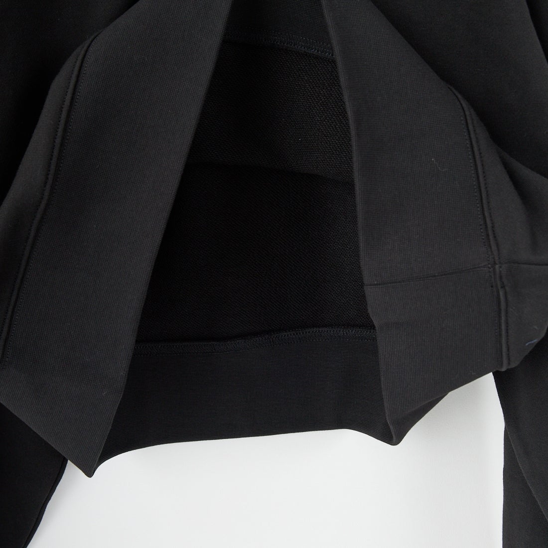 LACOSTE [ラコステ] ロゴパッチスウェットフーディ [SF7607] 031 BLACK