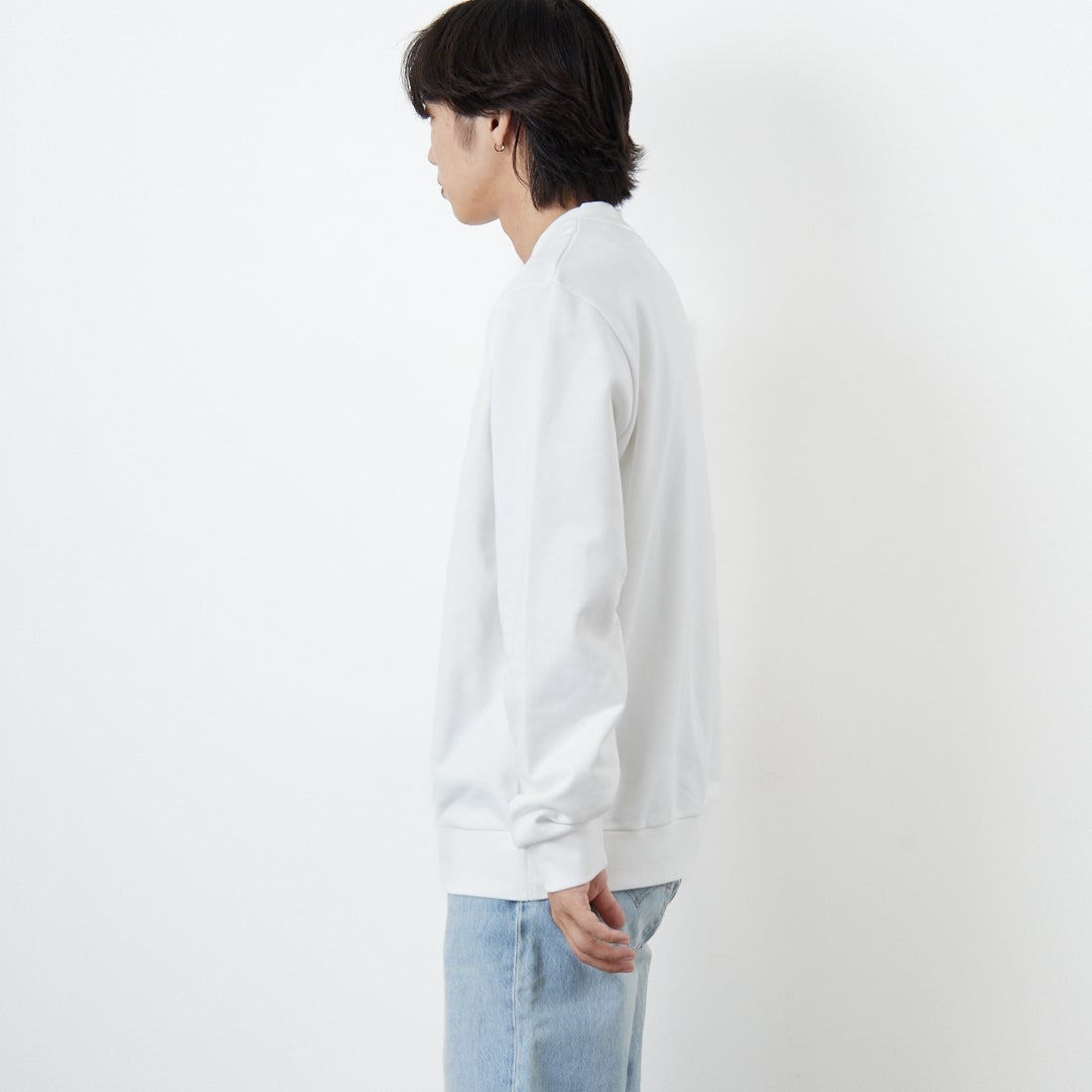 LACOSTE [ラコステ] エッセンシャルクルーネックスウェット [SH9801] 001 WHITE &&モデル身長：179cm 着用サイズ：6&&