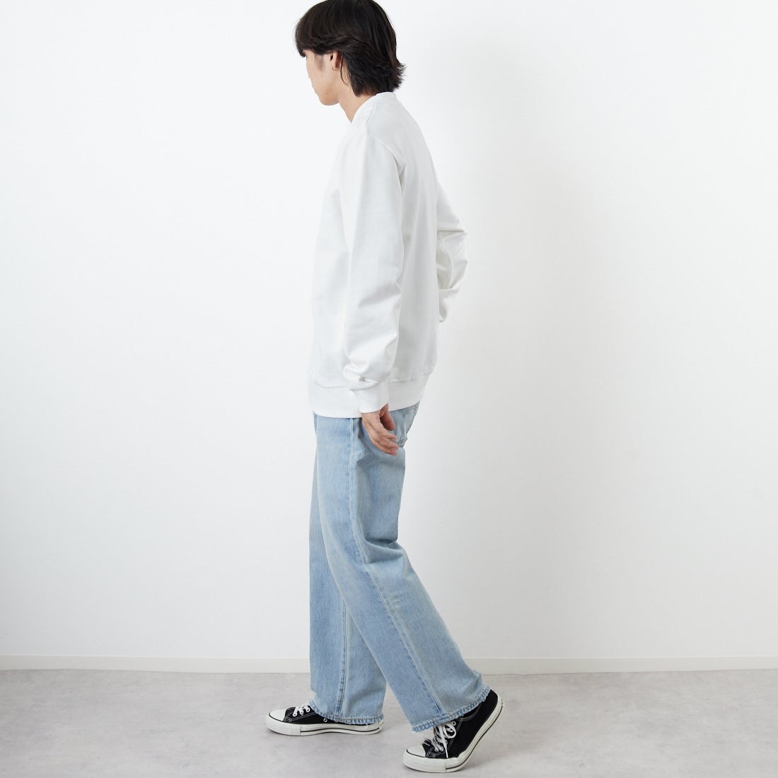 LACOSTE [ラコステ] エッセンシャルクルーネックスウェット [SH9801] 001 WHITE &&モデル身長：179cm 着用サイズ：6&&