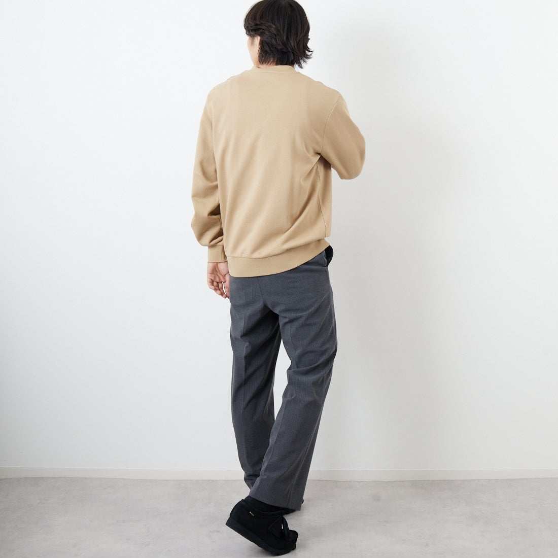 LACOSTE [ラコステ] エッセンシャルクルーネックスウェット [SH9801] 02S VIENNE &&モデル身長：179cm 着用サイズ：5&&