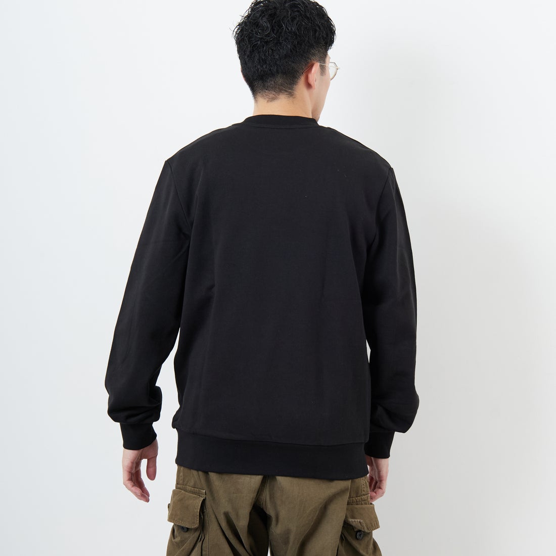 LACOSTE [ラコステ] エッセンシャルクルーネックスウェット [SH9801] 031 BLACK &&モデル身長：168cm 着用サイズ：4&&